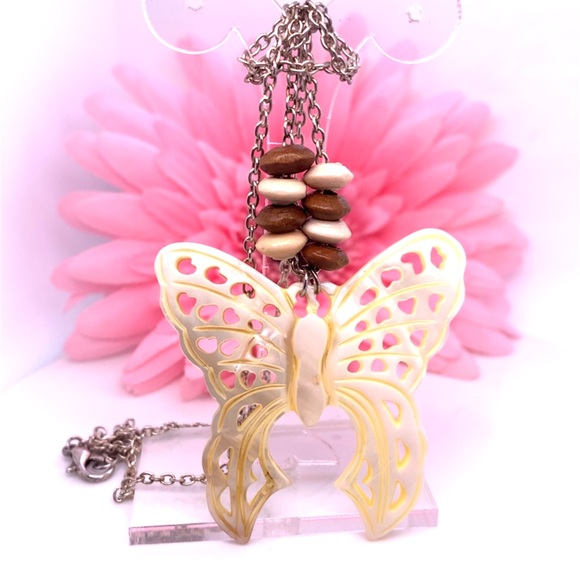 Shell Butterfly Pendant Necklace 22” - Picture 1 of 8